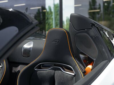 McLaren Artura Neuwagen McLaren Artura Neuwagen