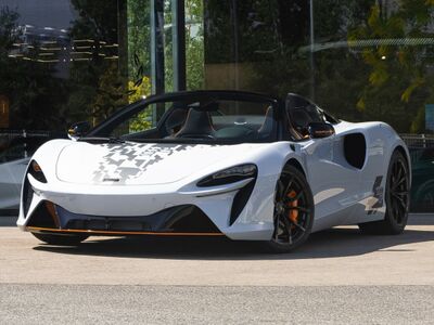 McLaren Artura Neuwagen McLaren Artura Neuwagen