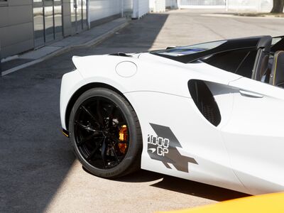 McLaren Artura Neuwagen McLaren Artura Neuwagen