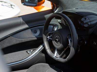 McLaren Artura Neuwagen
