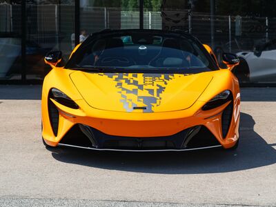 McLaren Artura Neuwagen