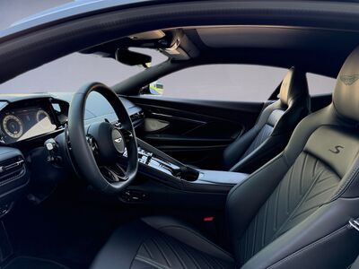 Aston Martin DB12 Neuwagen Aston Martin DB12 Neuwagen