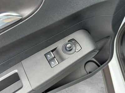 Ford Transit Courier Vorführwagen