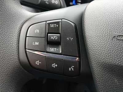 Ford Transit Courier Vorführwagen