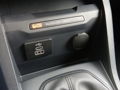 Ford Transit Courier Vorführwagen