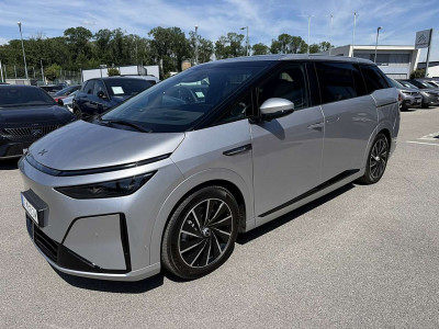 Xpeng X9 Vorführwagen
