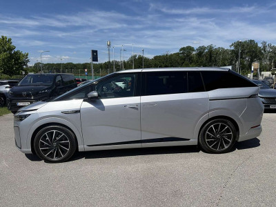 Xpeng X9 Vorführwagen