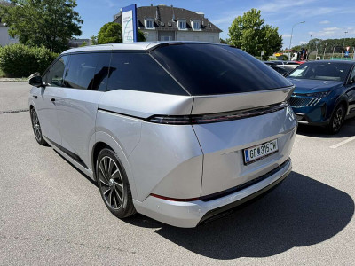Xpeng X9 Vorführwagen