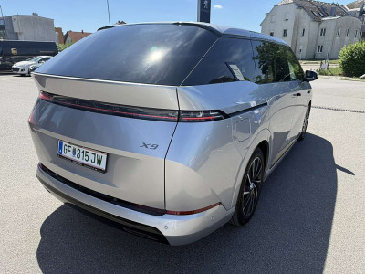 Xpeng X9 Vorführwagen