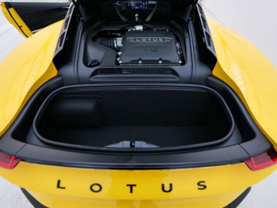 Lotus Emira Vorführwagen