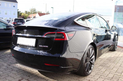 Tesla Model 3 Gebrauchtwagen