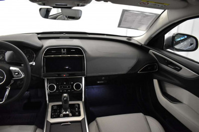 Jaguar XE Vorführwagen