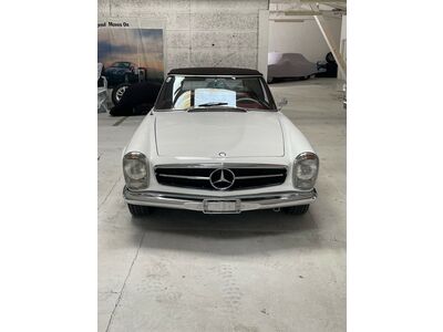 Mercedes-Benz SL Oldtimer Mercedes-Benz SL Oldtimer