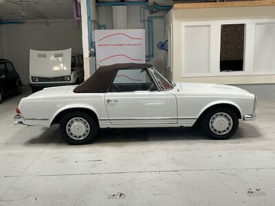 Mercedes-Benz SL Oldtimer Mercedes-Benz SL Oldtimer