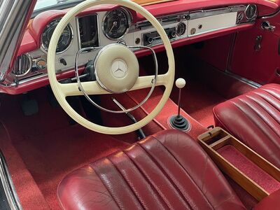 Mercedes-Benz SL Oldtimer Mercedes-Benz SL Oldtimer