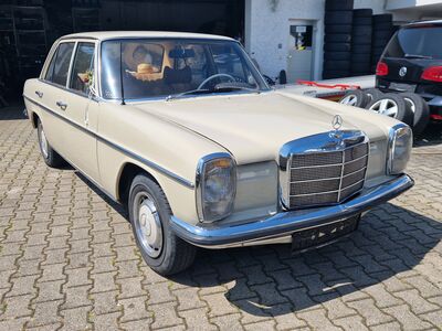 Mercedes-Benz 220 Gebrauchtwagen