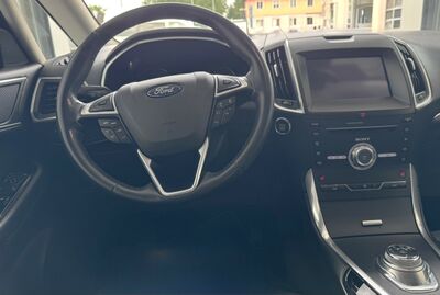 Ford S-MAX Gebrauchtwagen