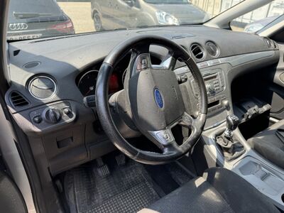 Ford S-MAX Gebrauchtwagen