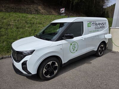 Ford Transit Courier Vorführwagen