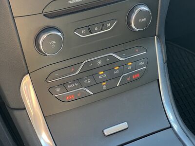 Ford S-MAX Gebrauchtwagen