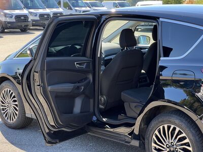 Ford S-MAX Gebrauchtwagen