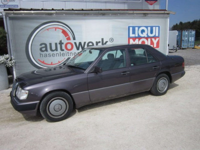 Mercedes-Benz 230 Oldtimer Mercedes-Benz 230 Oldtimer