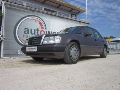 Mercedes-Benz 230 Oldtimer Mercedes-Benz 230 Oldtimer