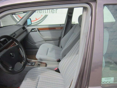 Mercedes-Benz 230 Oldtimer Mercedes-Benz 230 Oldtimer