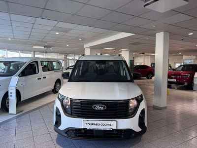 Ford Tourneo Courier Neuwagen