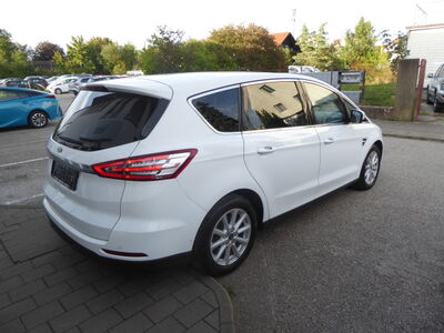 Ford S-MAX Gebrauchtwagen