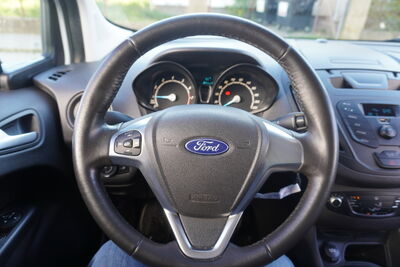 Ford Transit Courier Gebrauchtwagen