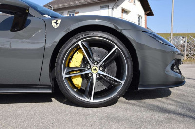 Ferrari 296 Gebrauchtwagen