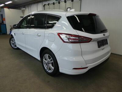 Ford S-MAX Gebrauchtwagen