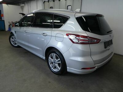 Ford S-MAX Gebrauchtwagen