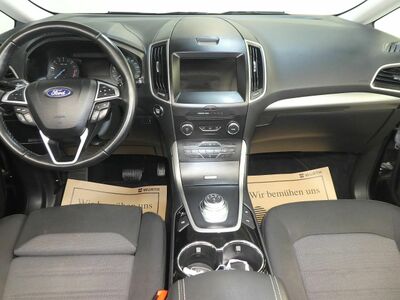 Ford S-MAX Gebrauchtwagen