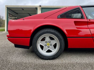 Ferrari 328 GTB/GTS Gebrauchtwagen Ferrari 328 GTB/GTS Gebrauchtwagen