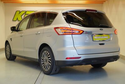 Ford S-MAX Gebrauchtwagen