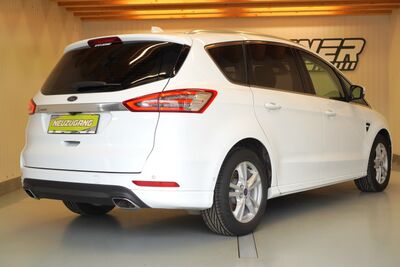 Ford S-MAX Gebrauchtwagen