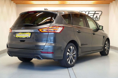 Ford S-MAX Gebrauchtwagen