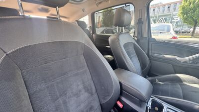 Ford S-MAX Gebrauchtwagen