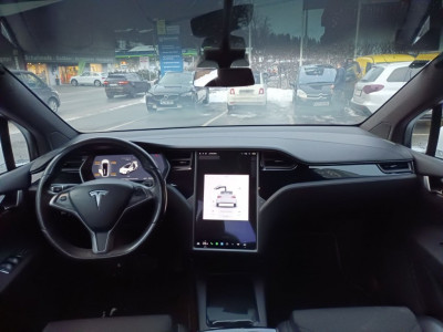 Tesla Model X Gebrauchtwagen