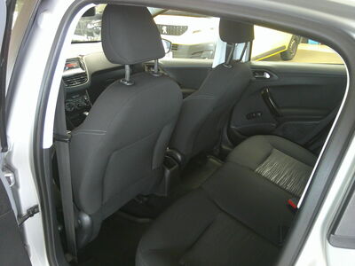 Peugeot 208 Gebrauchtwagen Peugeot 208 Gebrauchtwagen
