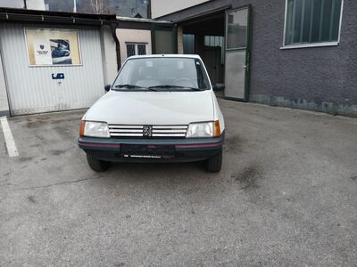 Peugeot 205 Oldtimer Peugeot 205 Oldtimer