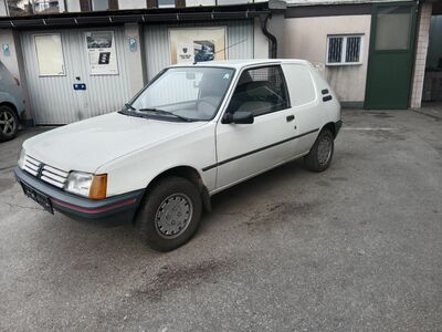 Peugeot 205 Oldtimer Peugeot 205 Oldtimer