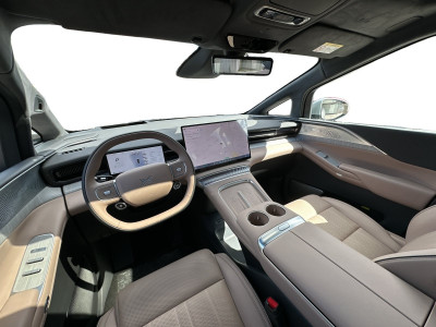Xpeng X9 Vorführwagen