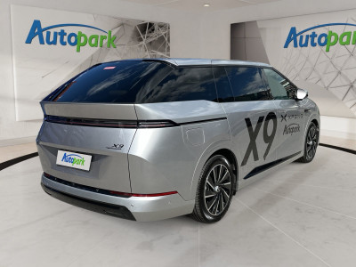 Xpeng X9 Vorführwagen