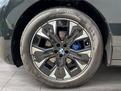 BMW iX Neuwagen