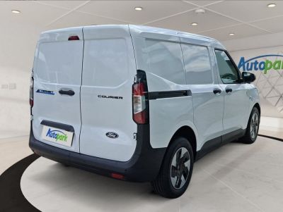 Ford Transit Courier Vorführwagen