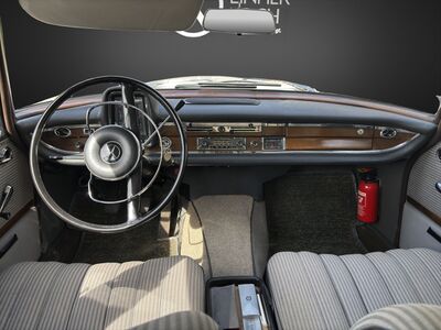 Mercedes-Benz 220 Gebrauchtwagen Mercedes-Benz 220 Gebrauchtwagen
