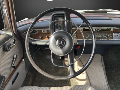 Mercedes-Benz 220 Gebrauchtwagen Mercedes-Benz 220 Gebrauchtwagen
